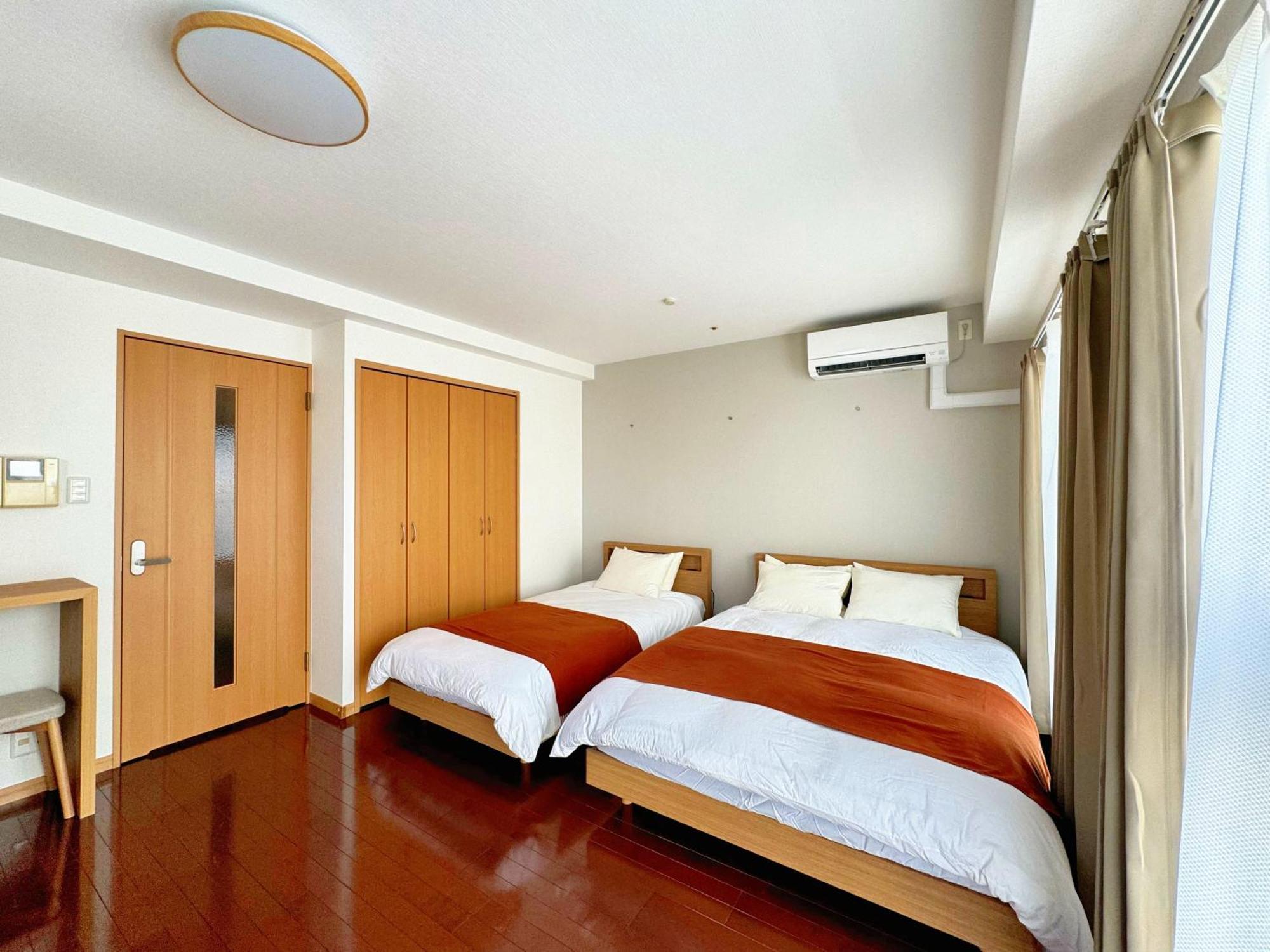 クリスタルコート難波 Apartment Osaka Bagian luar foto