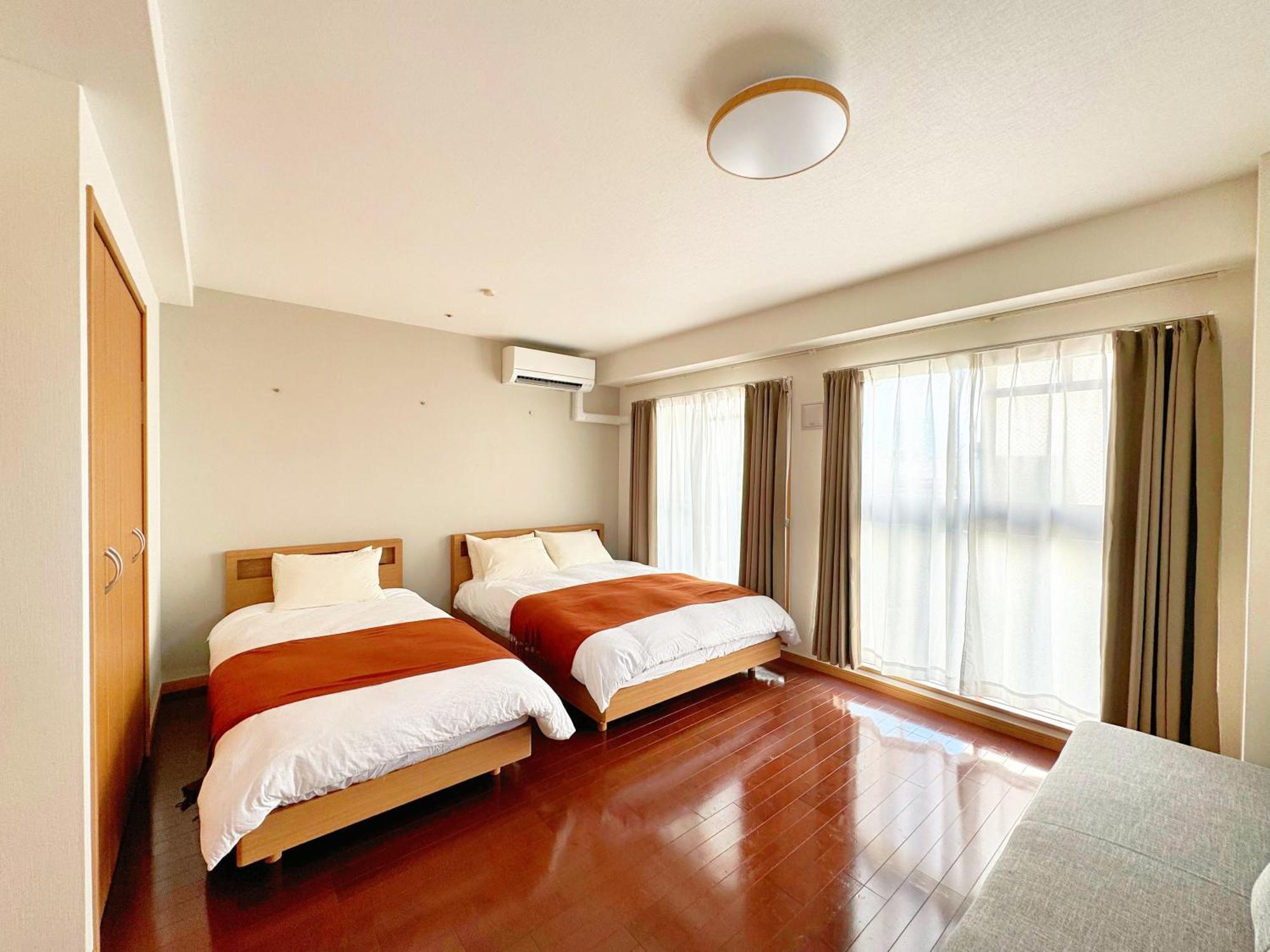 クリスタルコート難波 Apartment Osaka Bagian luar foto