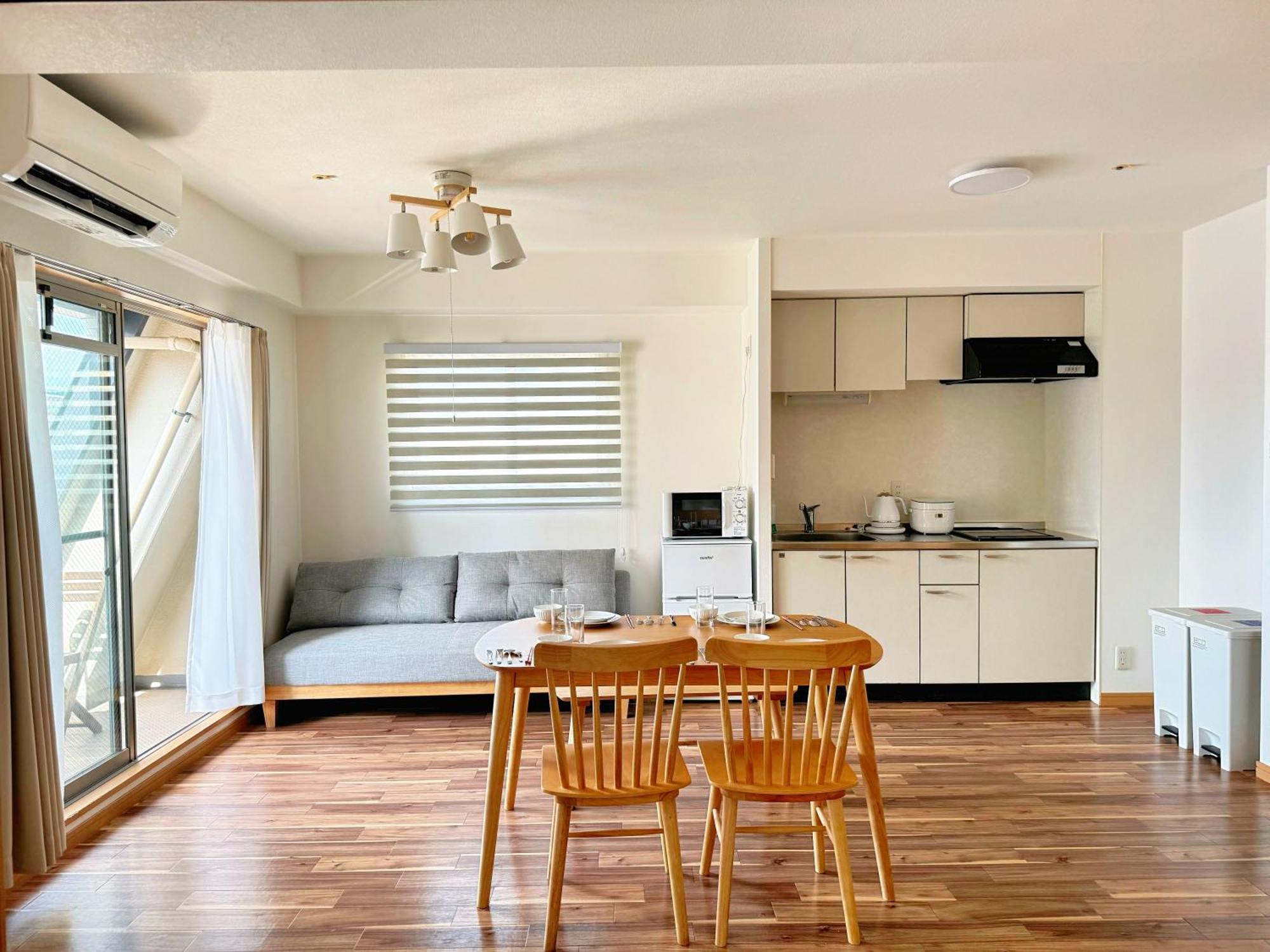 クリスタルコート難波 Apartment Osaka Bagian luar foto