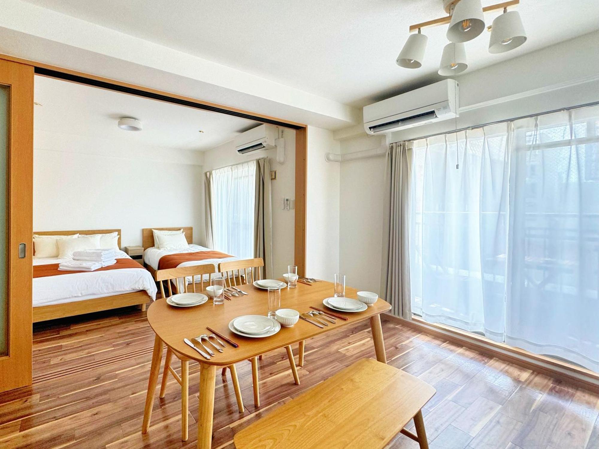 クリスタルコート難波 Apartment Osaka Bagian luar foto