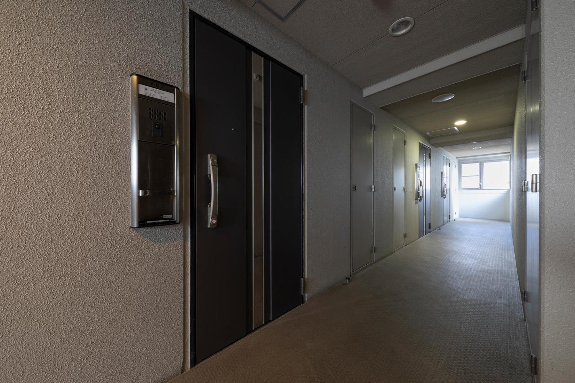 クリスタルコート難波 Apartment Osaka Bagian luar foto